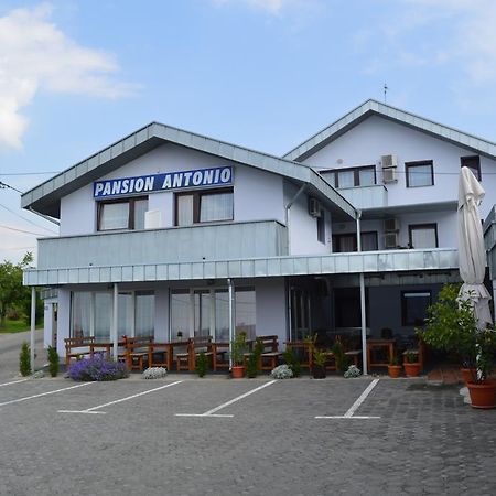 Pansion Antonio Bed & Breakfast Slavonski Brod Eksteriør bilde