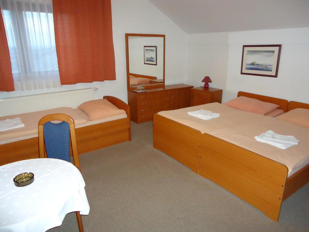 Pansion Antonio Bed & Breakfast Slavonski Brod Rom bilde