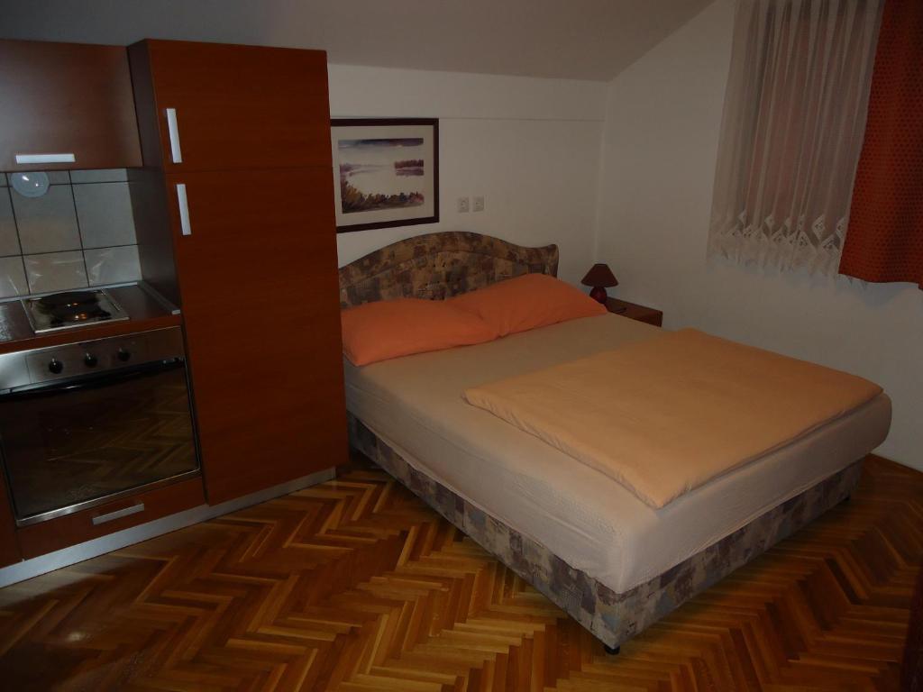 Pansion Antonio Bed & Breakfast Slavonski Brod Rom bilde