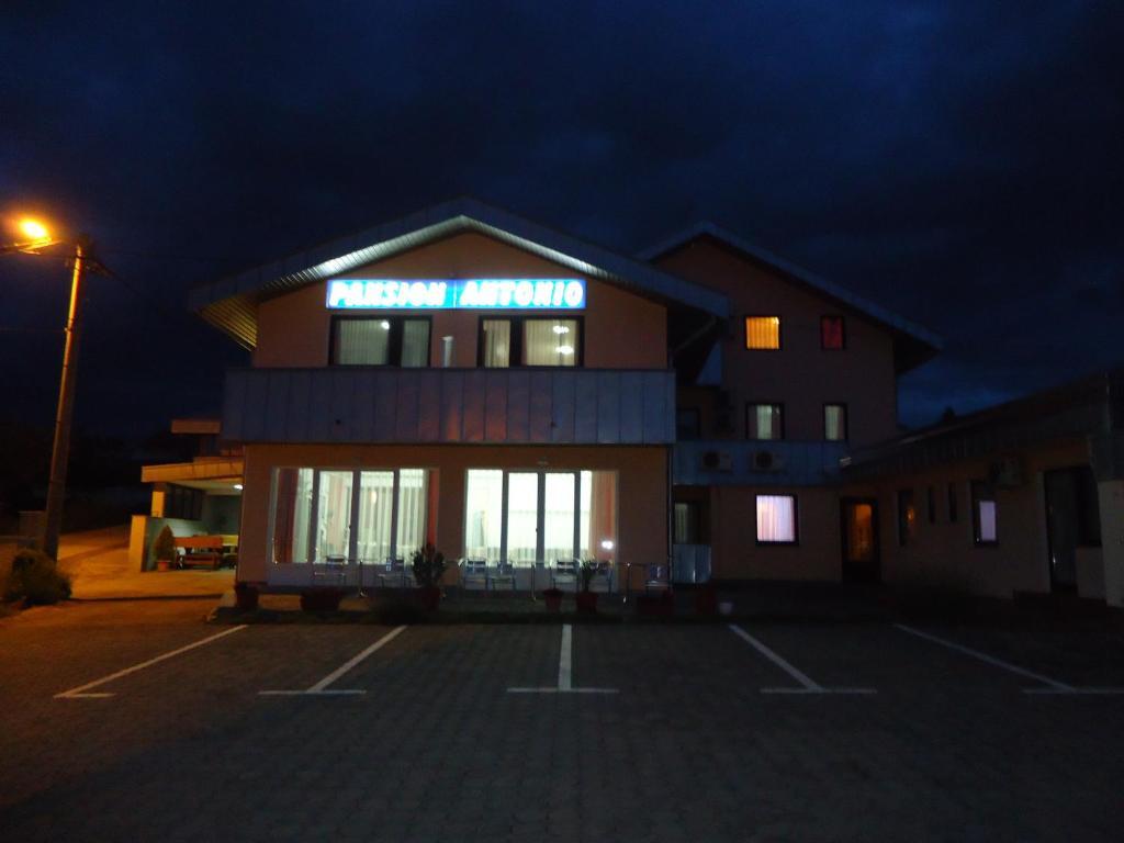 Pansion Antonio Bed & Breakfast Slavonski Brod Eksteriør bilde