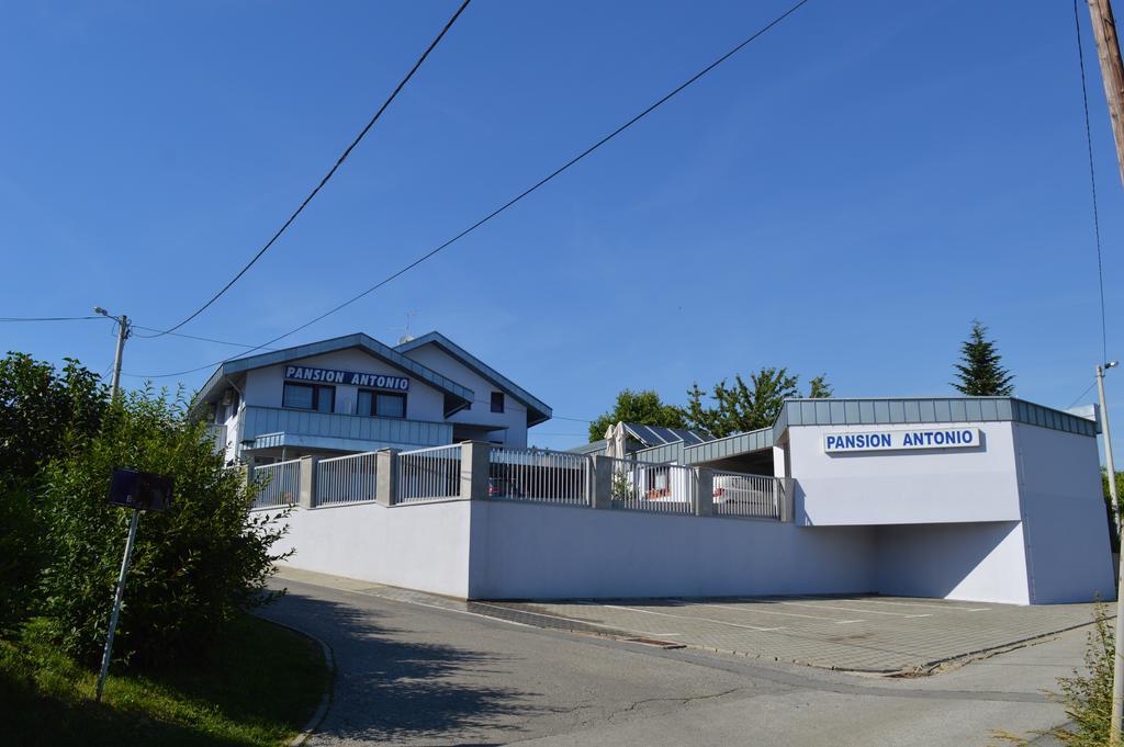 Pansion Antonio Bed & Breakfast Slavonski Brod Eksteriør bilde