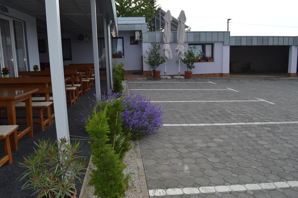 Pansion Antonio Bed & Breakfast Slavonski Brod Eksteriør bilde