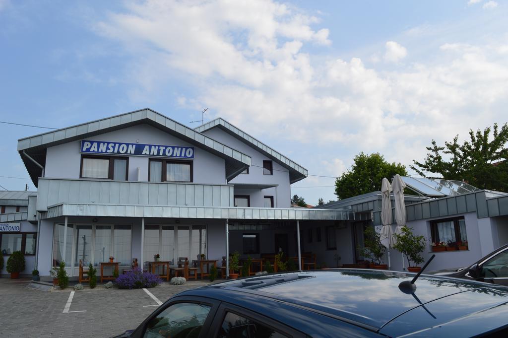 Pansion Antonio Bed & Breakfast Slavonski Brod Eksteriør bilde