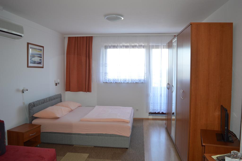 Pansion Antonio Bed & Breakfast Slavonski Brod Eksteriør bilde