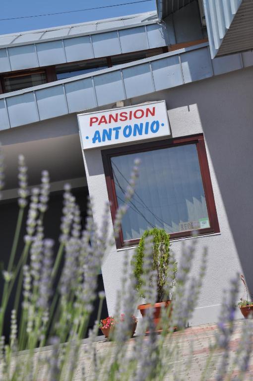 Pansion Antonio Bed & Breakfast Slavonski Brod Eksteriør bilde