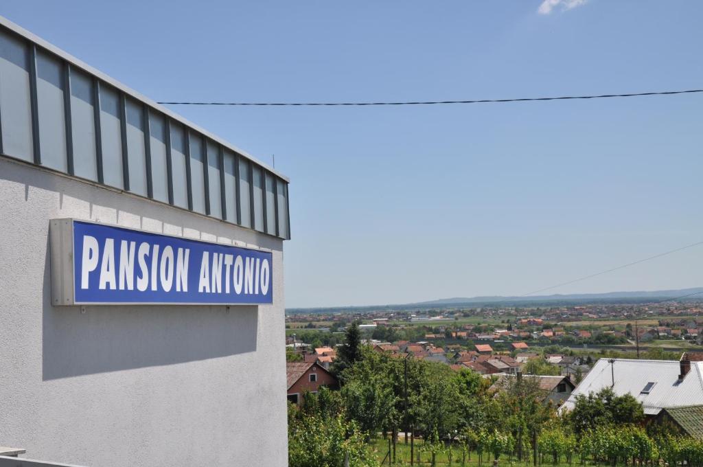 Pansion Antonio Bed & Breakfast Slavonski Brod Eksteriør bilde