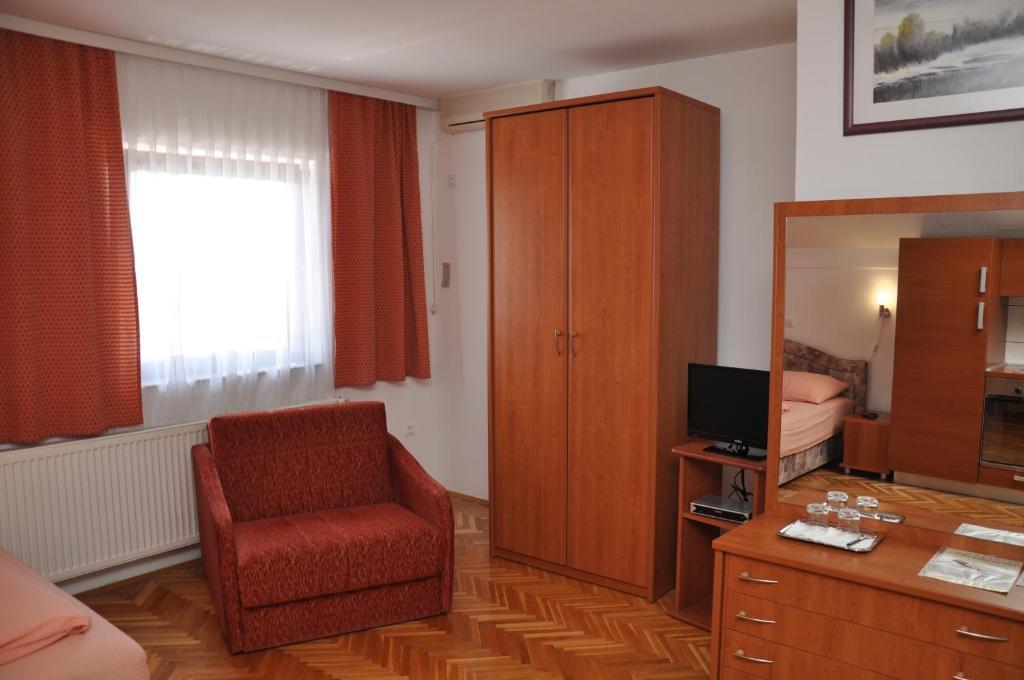 Pansion Antonio Bed & Breakfast Slavonski Brod Eksteriør bilde
