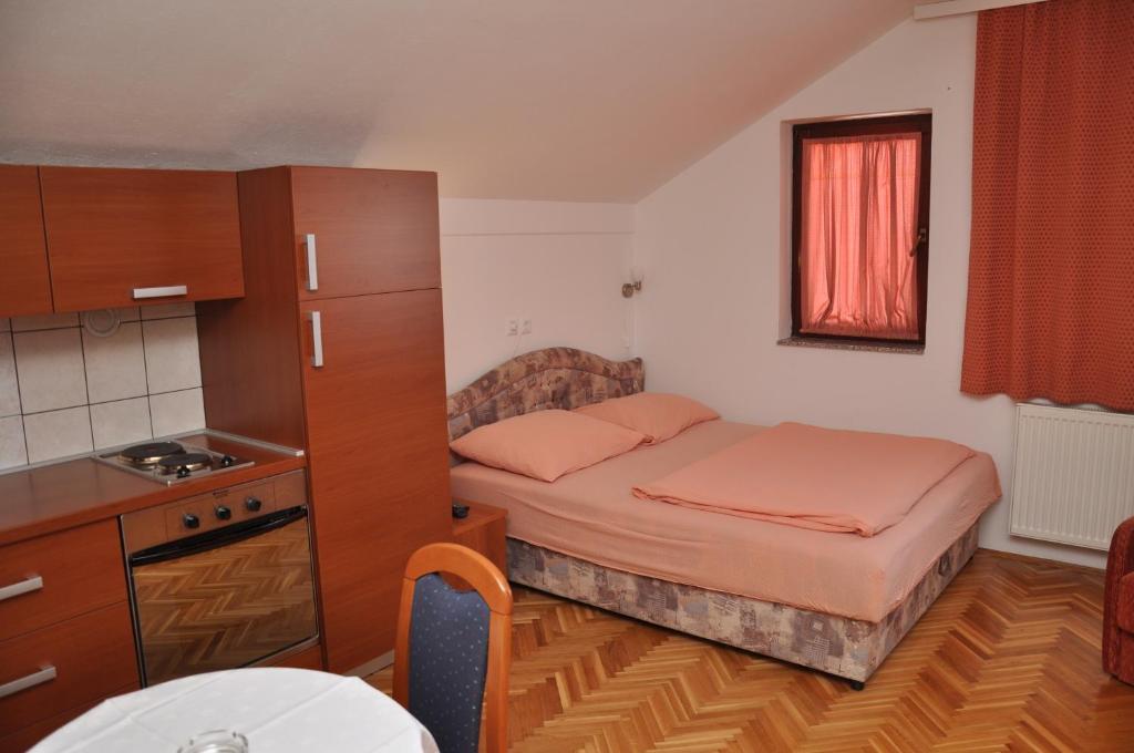 Pansion Antonio Bed & Breakfast Slavonski Brod Eksteriør bilde
