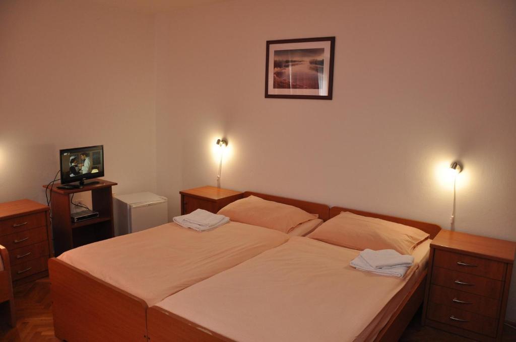 Pansion Antonio Bed & Breakfast Slavonski Brod Eksteriør bilde