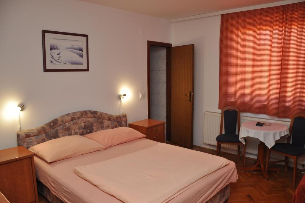 Pansion Antonio Bed & Breakfast Slavonski Brod Eksteriør bilde