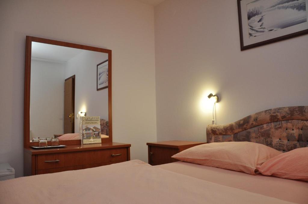 Pansion Antonio Bed & Breakfast Slavonski Brod Eksteriør bilde