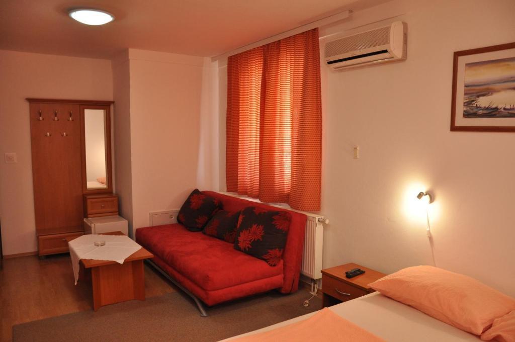 Pansion Antonio Bed & Breakfast Slavonski Brod Eksteriør bilde